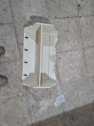 Perchero de pared de madera blanco
