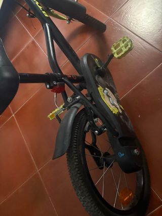 Bicicleta infantil amarilla