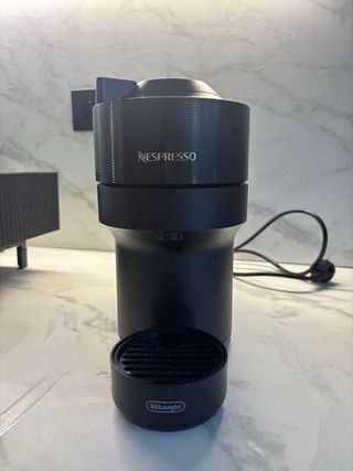 Cafetera cápsulas Nespresso DeLonghi Negra