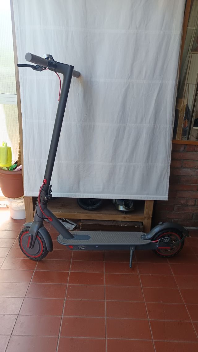 Patinete Eléctrico Negro