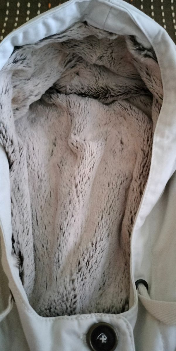 Abrigo tipo cazadora blanco chica