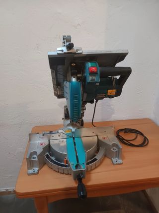 Sierra Ingletadora Makita