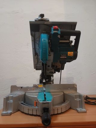 Sierra Ingletadora Makita