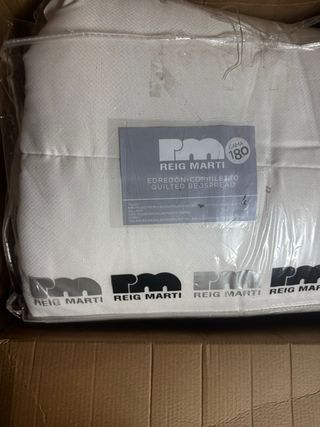 Edredón blanco y gris de poliéster