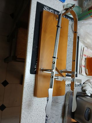 Jamonero de madera y metal