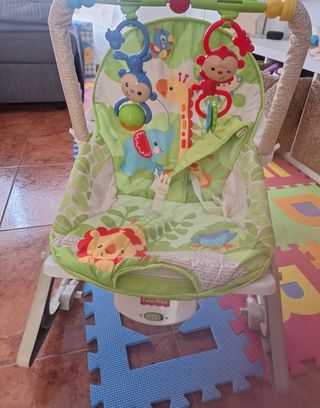 Hamaca para bebé con juguetes