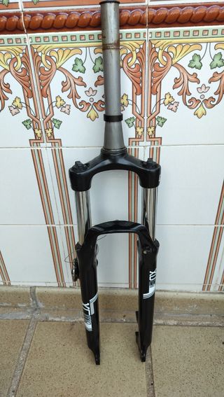 Horquilla MTB Suntour XCM30 27,5"