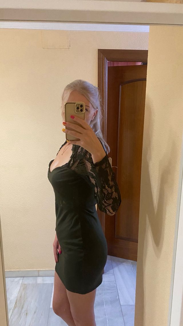 Vestido verde oscuro con encaje