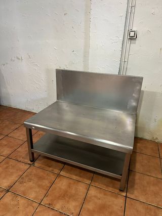 Mesa de acero inoxidable baja