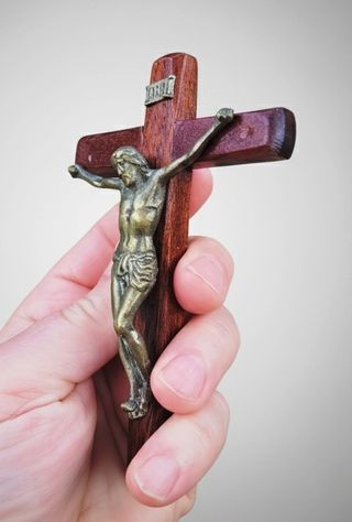 ANTIGUO CRUCIFIJO - CAOBA Y BRONCE DORADO -