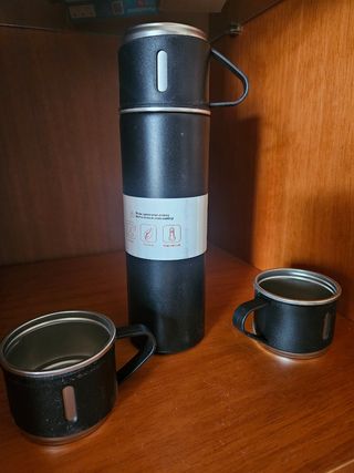 Termo y 2 tazas de viaje