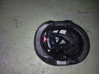 Casco de patinaje ajustable