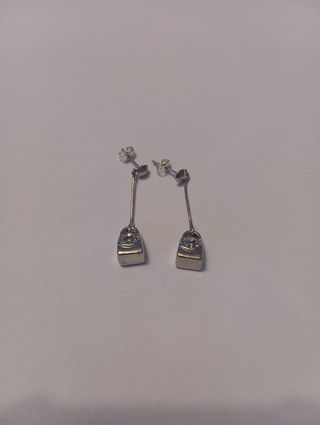 Pendientes largos plateados