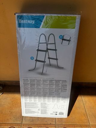 Escalera Bestway para Piscina