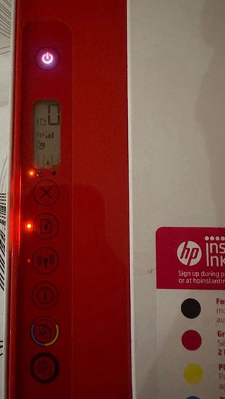 Impresora HP Blanca y Roja