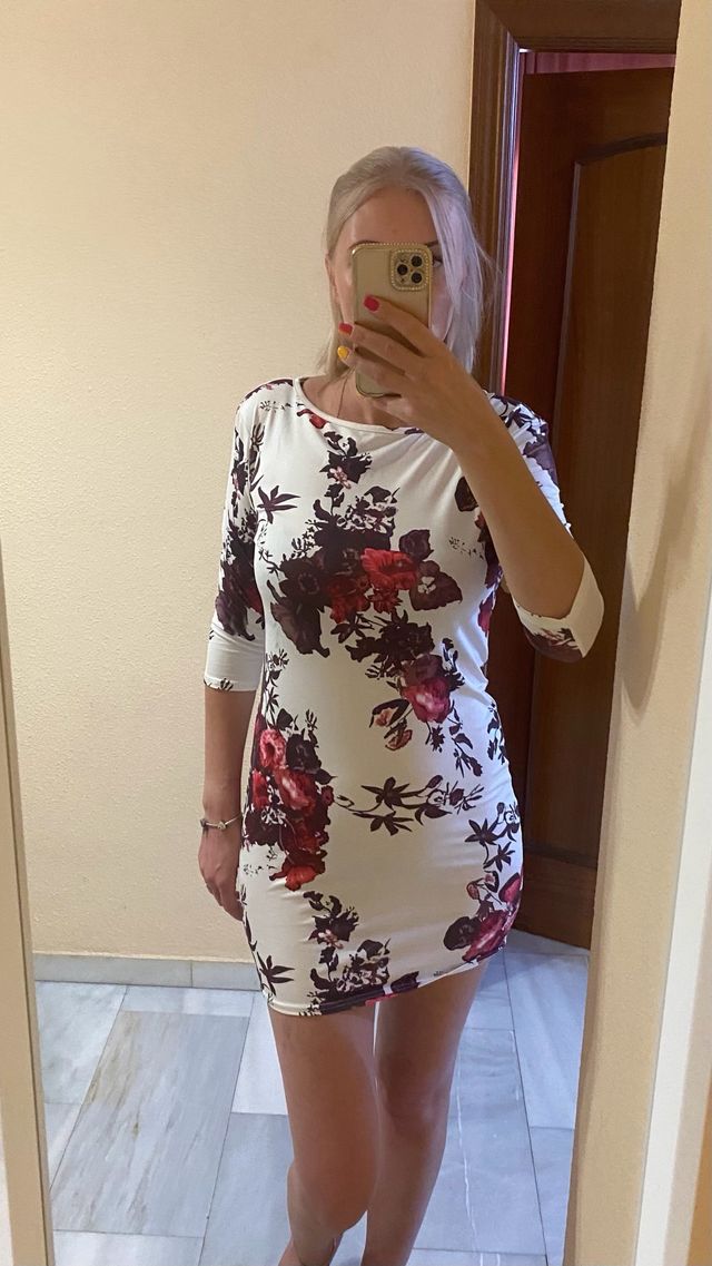 Vestido floral blanco y multicolor