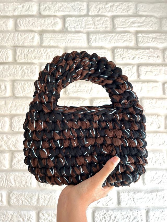 Bolso de mano de crochet