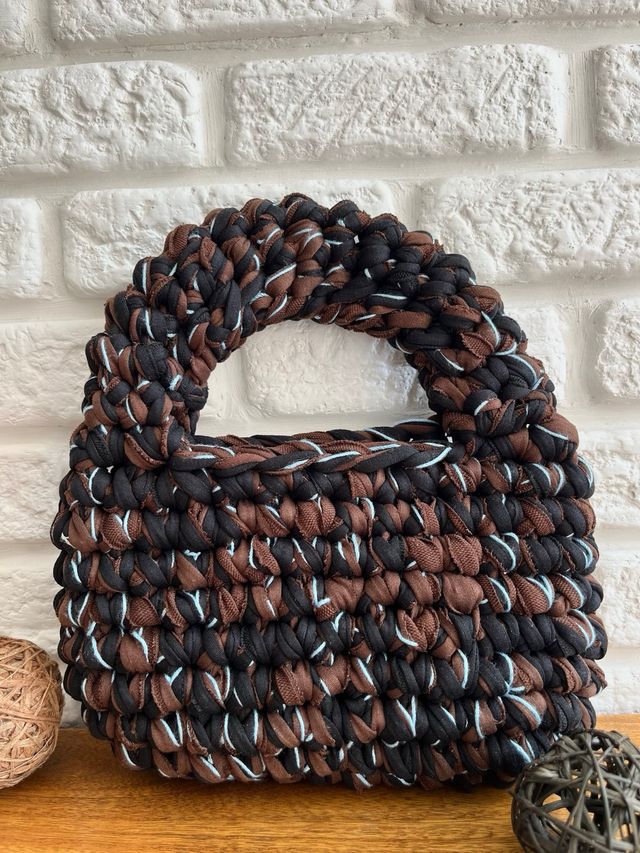 Bolso de mano de crochet