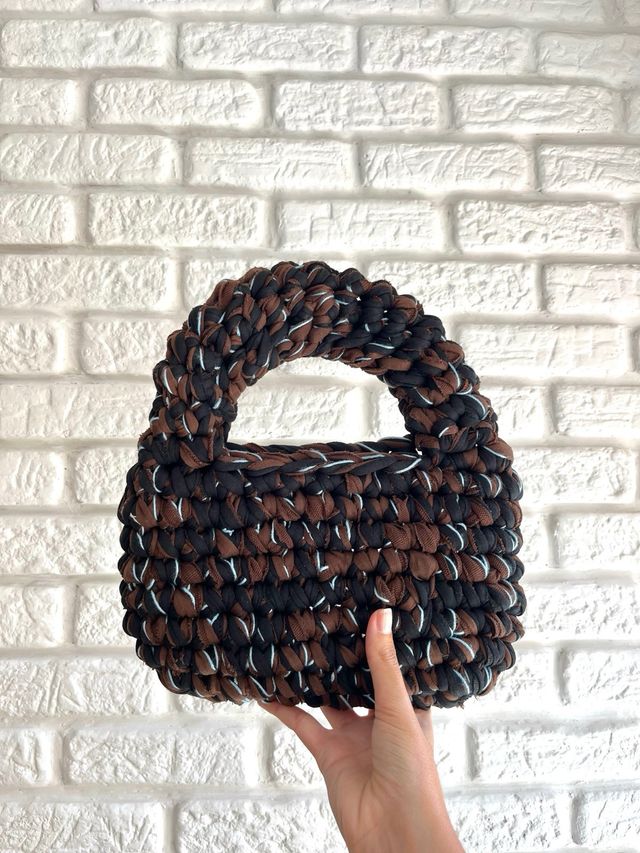 Bolso de mano de crochet