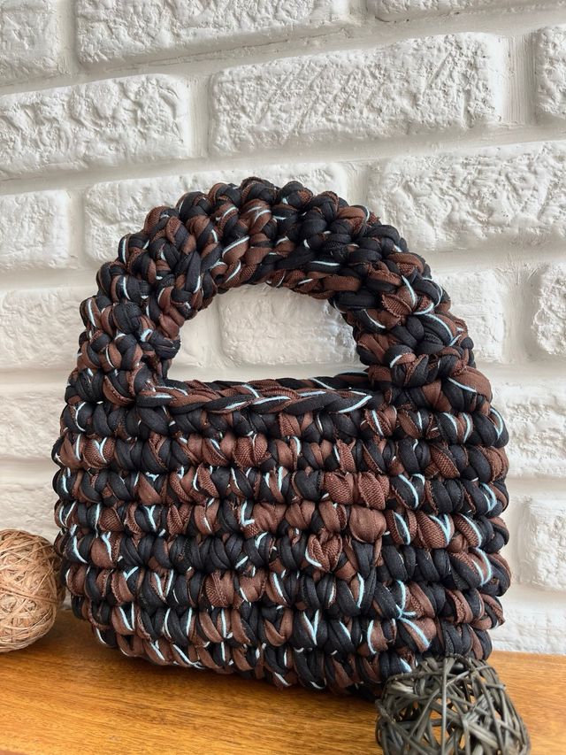 Bolso de mano de crochet