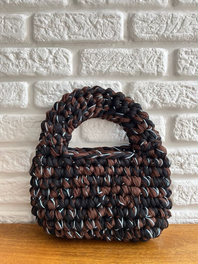Bolso de mano de crochet