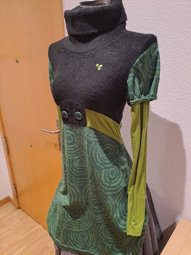 Vestido moderno mujer negro y verde
