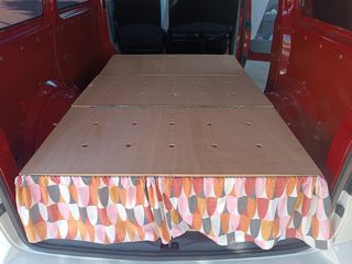 MUEBLE CAMPER CON COLCHONES 