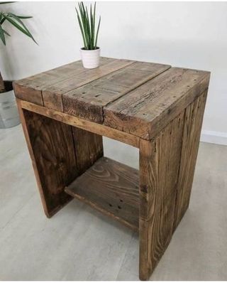 Par de Mesitas Auxiliares Rústicas de Madera