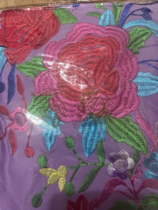 Mantón Flamenco Lila Bordado Flores
