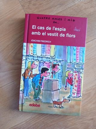 EL CAS DE L’ESPIA AMB EL VESTIT DE FLORS