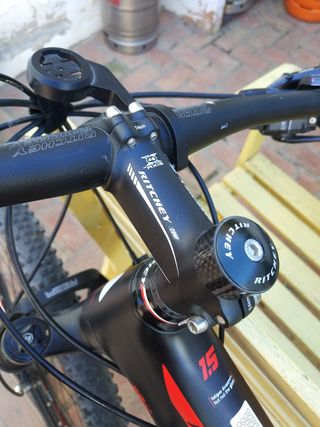 MMR Rakish 29 Carbono