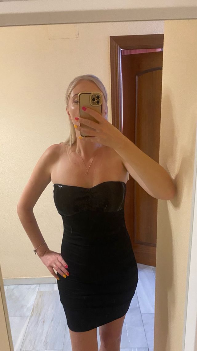 Vestido negro strapless