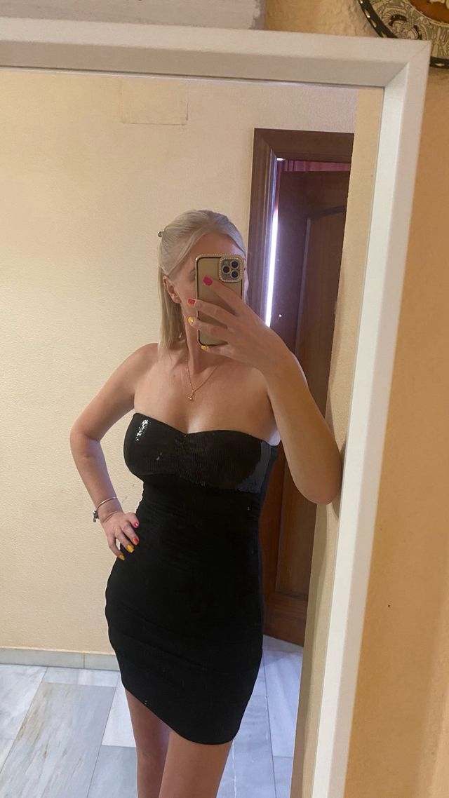 Vestido negro strapless