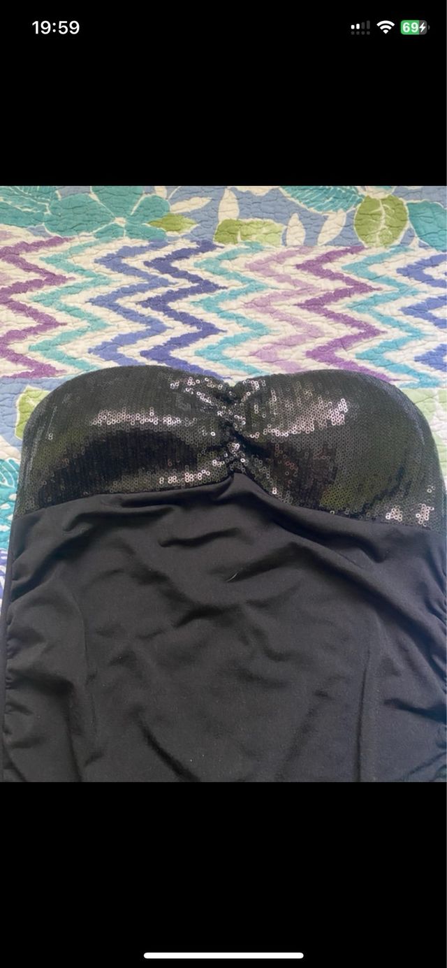 Vestido negro strapless