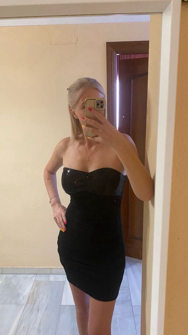 Vestido negro strapless