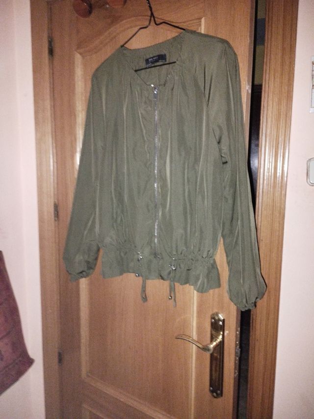 Cazadora verde militar