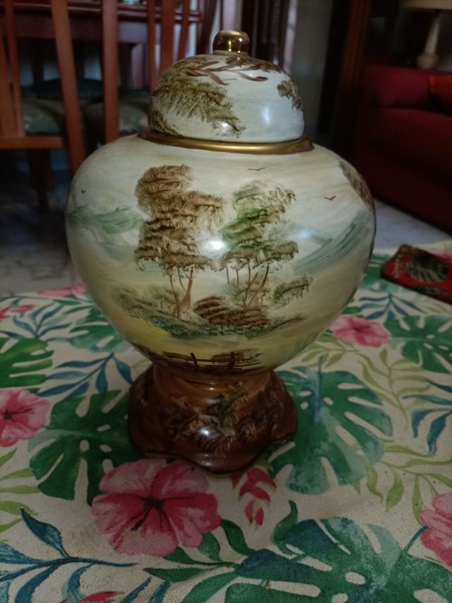 Bombonera china decorada