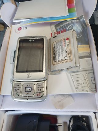 Cellulare LG U900 Argento