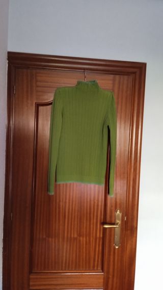 Conjunto KoKer .Italia .Jersey Falda Punto Talla S