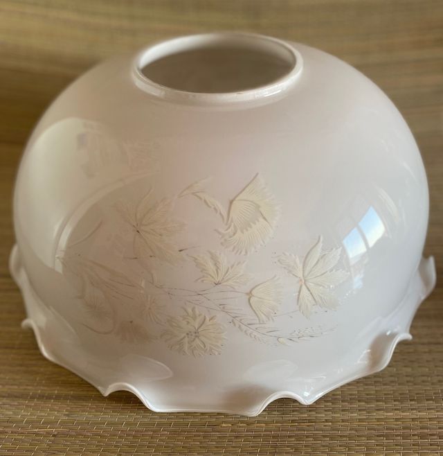 Paralume in porcellana vintage con decori