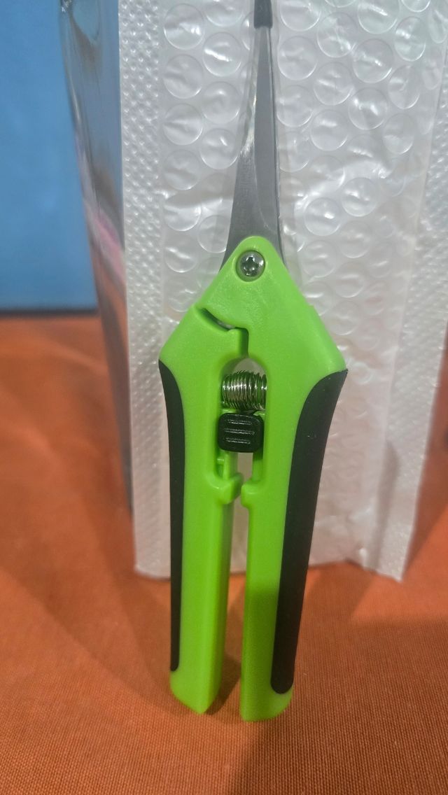 Tijeras de podar verdes