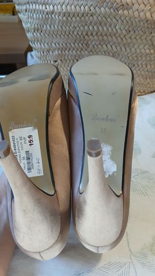 Zapatos de tacón beige talla 38