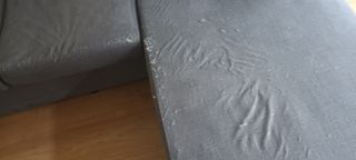 Excelente sofa, cómodo, arañado, perfecto cn funda