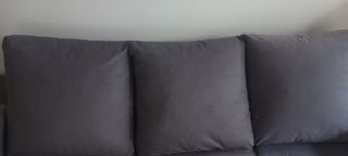 Excelente sofa, cómodo, arañado, perfecto cn funda