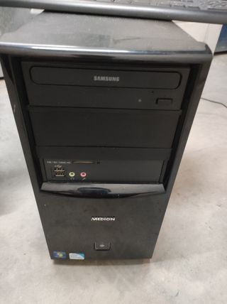 pc completo  mirar las fotos 
