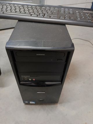 pc completo  mirar las fotos 
