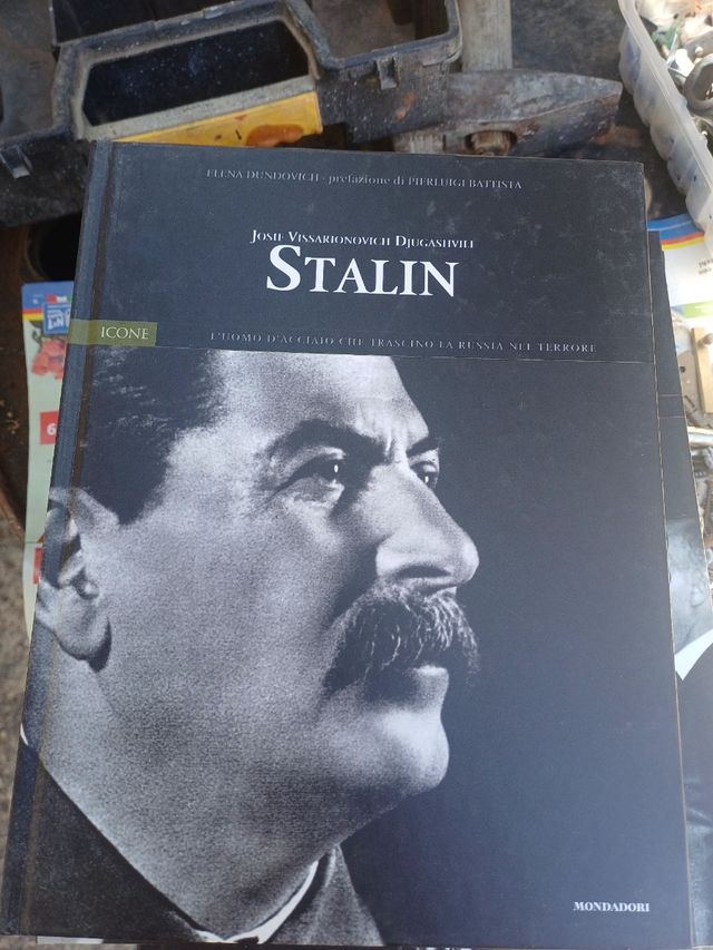 9 volumi Inediti... biografia personaggi che hanno