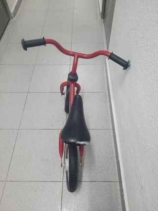 Bicicleta de equilibrio Chicco Roja