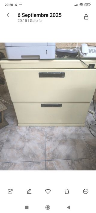 3 Muebles de oficina beige y plateado,con archivad