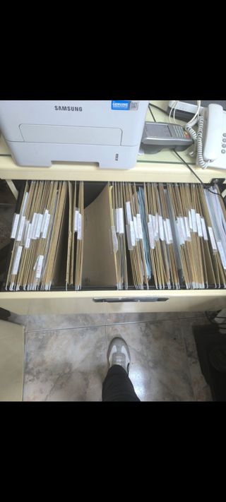3 Muebles de oficina beige y plateado,con archivad